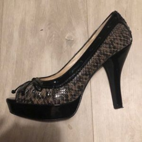Size 9.5 Michael Michael Kors Platform Pumps - Picture 4 of 4